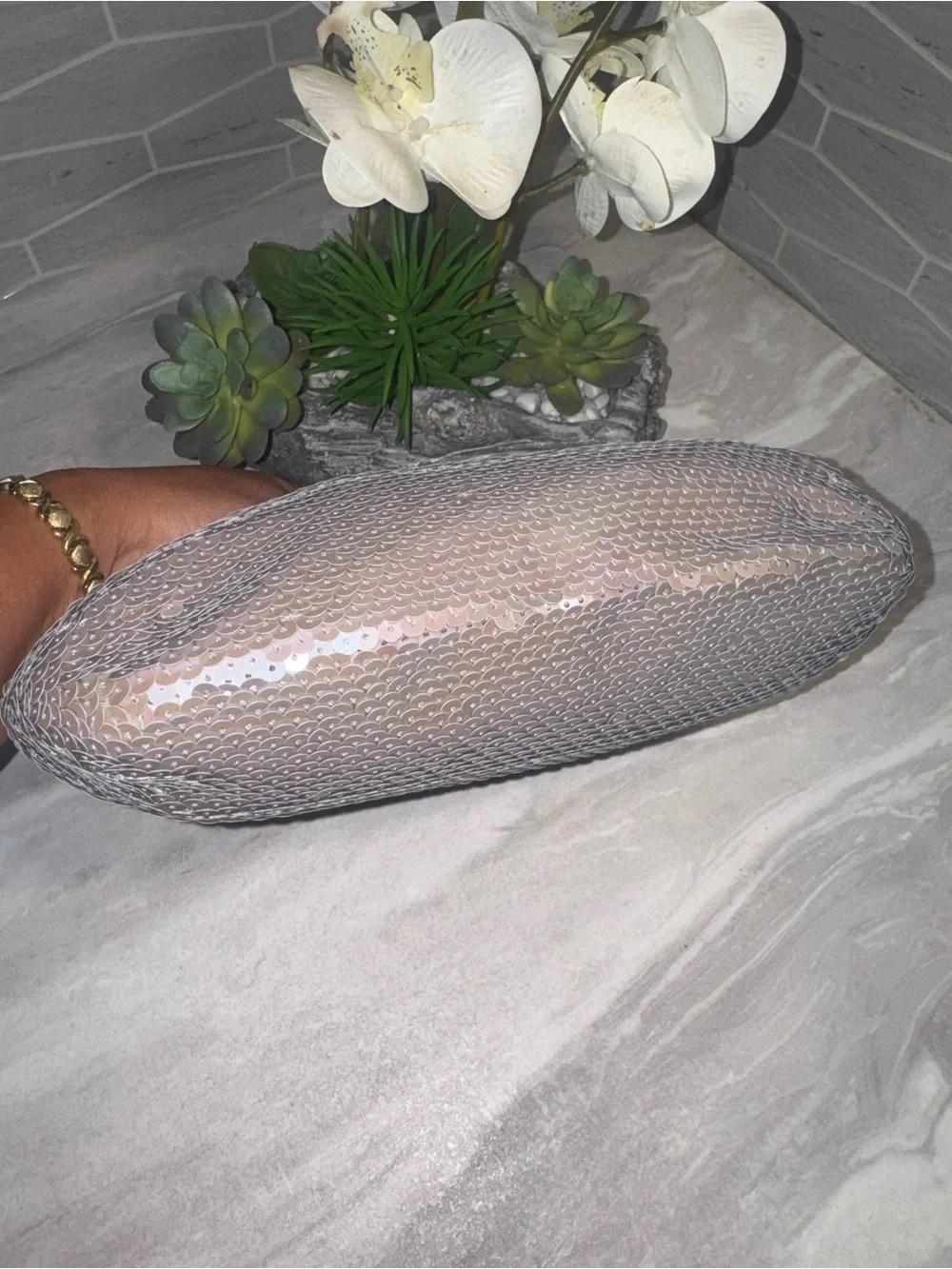 Like NEW Coach KISS LOCK Sequined Metallic Light Tones Wristlet Clutch FitsPhone